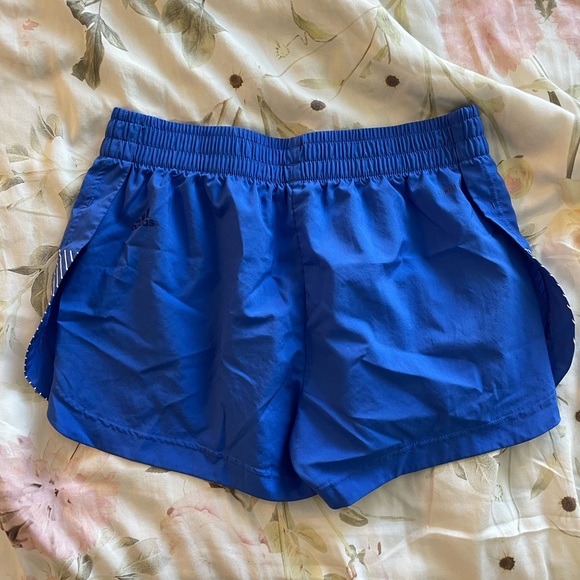 Adidas running shorts size medium - Picture 3 of 3